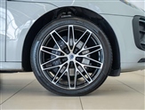 Porsche Macan Image 4