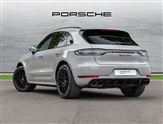 Porsche Macan Image 2