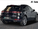 Porsche Macan Image 2