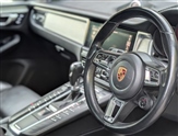 Porsche Macan Image 2