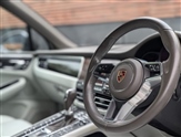 Porsche Macan Image 2