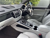 Porsche Macan Image 2