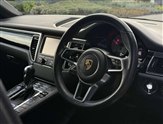 Porsche Macan Image 4
