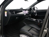 Porsche Macan Image 3