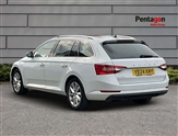 Skoda Superb Image 2