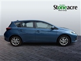 Toyota Auris Image 2