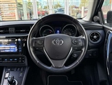 Toyota Auris Image 6