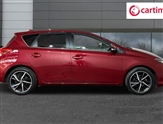 Toyota Auris Image 2