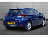 Toyota Auris Image 2
