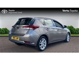 Toyota Auris Image 2