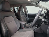 Toyota Auris Image 2