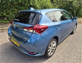 Toyota Auris Image 2