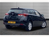 Toyota Auris Image 2