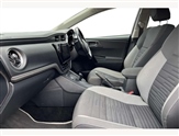 Toyota Auris Image 2
