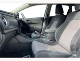 Toyota Auris Image 2