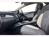 Toyota Avensis Image 2