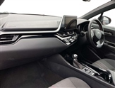 Toyota C-HR Image 2
