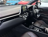 Toyota C-HR Image 2
