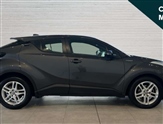 Toyota C-HR Image 2