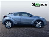 Toyota C-HR Image 2