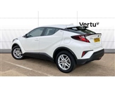 Toyota C-HR Image 2