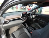 Toyota C-HR Image 4