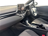 Toyota C-HR Image 2