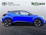 Toyota C-HR Image 2