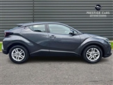 Toyota C-HR Image 4