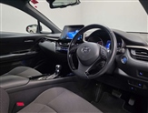 Toyota C-HR Image 4