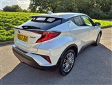 Toyota C-HR Image 2