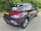 Toyota C-HR Image 2