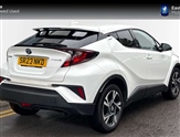 Toyota C-HR Image 2
