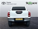 Toyota Hilux Image 6