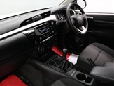 Toyota Hilux Image 2