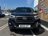 Toyota Hilux Image 2