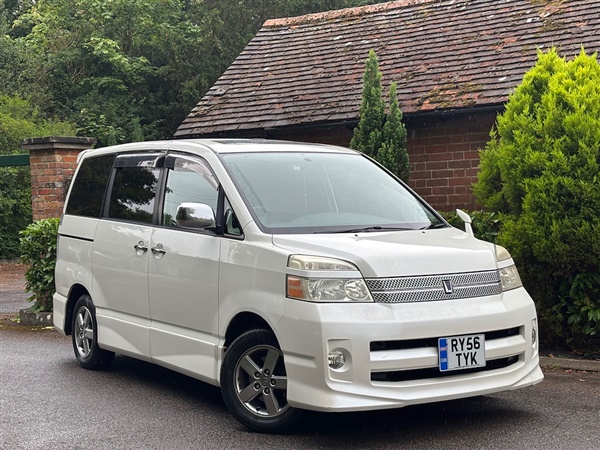 Large image for the Used Toyota Voxy