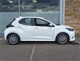 Toyota Yaris Image 3