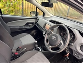 Toyota Yaris Image 2