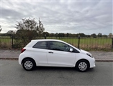 Toyota Yaris Image 5