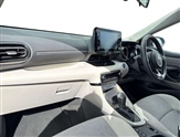 Toyota Yaris Image 2