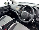 Toyota Yaris Image 6