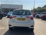 Toyota Yaris Image 6