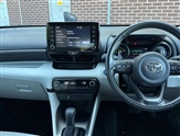 Toyota Yaris Image 6
