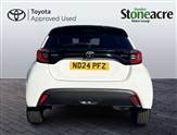 Toyota Yaris Image 6