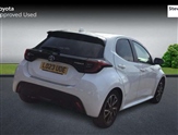 Toyota Yaris Image 2