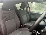 Toyota Yaris Image 2