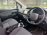 Toyota Yaris Image 4