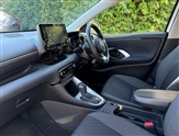 Toyota Yaris Image 2