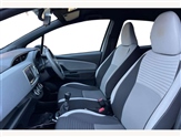 Toyota Yaris Image 2